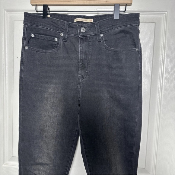 Levi's Women's 721 High Rise Skinny Leg Distressed Jeans Size 30 Rhinestone - Picture 4 of 16